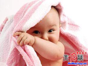 怎么給羊?qū)殞毴⌒∶? /></a>    小名，又稱“乳名”，一般是指嬰兒初生時長輩所取的非正式的名字，與學(xué)名不同，意思簡單，瑯瑯上口，只要好聽、易記、叫起來順口就行。對家人來說，更愿意用小名來稱呼自己的...</div>
							        <div style="height:5px; font-size:5px"></div>
							        <hr width="99%" style="text-align:center; border-style:dotted; border-width:0px; height:1px;" />
							        <div style="height:5px; font-size:5px"></div>
							    </div>
						        </td>
	</tr><tr style="border-width:0px;">
		<td valign="top">
						        <div style="padding-left:3px; padding-right:3px;line-height:180%">
							         <h3 style="padding:0px;margin:0px;display:inline;"><a id="ctl00_ContentPlaceHolder1_ShowMore1_dgNews_ctl07_HyperLink1" class="headline" href="/yang/s.aspx?newsid=3918" target="_blank">2015羊?qū)殞毱鹈?五行為木的起名用字</a></h3>
							         <span id="ctl00_ContentPlaceHolder1_ShowMore1_dgNews_ctl07_Label1" style="color:Green;font-size:10pt;">2015/4/16 15:59:04</span>
							          <span style="color:Red;font-size:8pt;"></span>
							        <br />
							        <div style="padding-top:1px; width:95%; padding-left:8px; line-height:180%;color:#2f2f2f;font-size:14px;" ><a href=