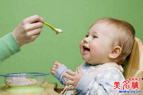 招財(cái)?shù)膶殞毱鹈椒? /></a>我們?cè)诮o寶寶起名時(shí),經(jīng)常有用戶說(shuō)要起一個(gè)將來(lái)發(fā)財(cái)?shù)拿?。我們知道,招?cái)?shù)姆椒ê芏啵酗L(fēng)水、供財(cái)神等等。不過(guò),名字也能招財(cái),說(shuō)的比較少。那么招財(cái)?shù)膶殞毱鹈椒ǘ加行┥赌??招?cái)?shù)膶殞毱鹈椒ㄖ?寶寶起名...</div>
<span id="ctl00_ContentPlaceHolder1_subjectList_dgNews_ctl07_Label1" style="color:Green;font-size:10pt;">2017/6/1 10:27:56</span>
<div style="height:5px; font-size:5px"> </div>
<hr width="99%" style="text-align:center; border-style:dotted; border-width:0px; height:1px;" />
<div style="height:5px; font-size:5px"> </div>
</div>
</td>
</tr><tr style="border-width:0px;">
<td valign="top">
<div style="padding-left:3px; padding-right:3px;line-height:180%">
<h3 style="padding:0px;margin:0px;display:inline;"><a id="ctl00_ContentPlaceHolder1_subjectList_dgNews_ctl08_HyperLink1" class="headline" href="/subject/gou/s.aspx?newsid=6657" target="_blank">聰明討喜屬狗孩子起名</a></h3>
<span style="color:Red;font-size:8pt;"></span>
<br />
<div style="padding-top:1px; width:95%; padding-left:8px; line-height:180%;color:#2f2f2f;font-size:14px;" ><a href=